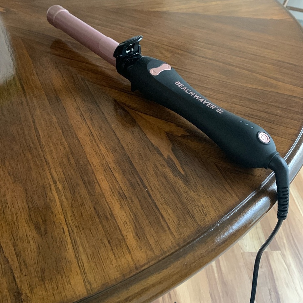 BeachwaverB1 curling iron.